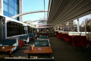 Алуминиеви покрития за вътрешен двор с пергола